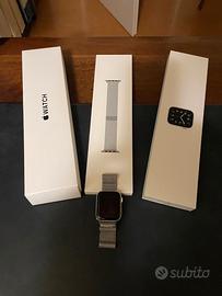 Apple Watch SE 44 mm Silver Aluminium GPS