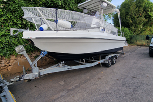 Barca semicabinata solo scafo