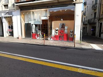 NEGOZIO A TREVISO