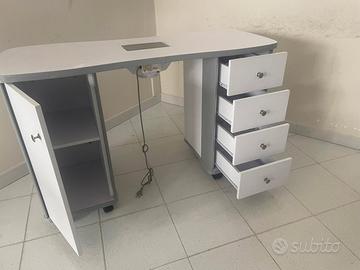 scrivania manicure con motore d'aspirazione 