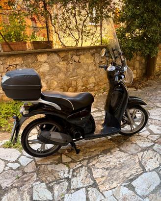 Aprilia Scarabeo 100 anno 2010