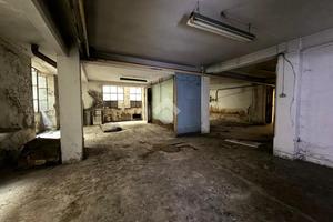 MAGAZZINO A PISTOIA