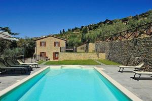 Rustico / Casale di 218 m² con più di 5 locali e b