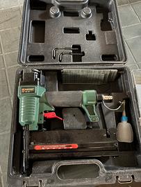 Sparapunti in metallo