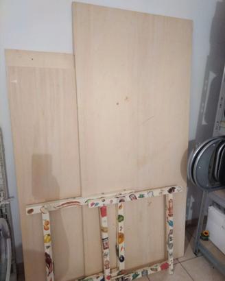 Tavole legno con cavalletti decorati