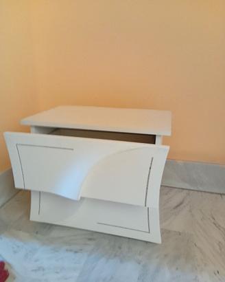 MOBILE CON CASSETTI SCORREVOLI E BRILLANTINI