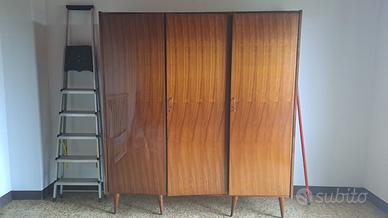 Armadio in legno 3 ante