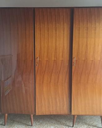 Armadio in legno 3 ante