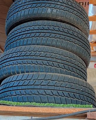 4 pneumatici invernali Michelin Road X 185/60 R15