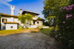 Villa con ampio giardino (periferia Portogruaro)