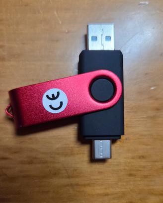 Chiavetta usb e c da 16 gb. Nuova!