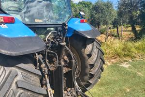 trattore  new Holland tm140