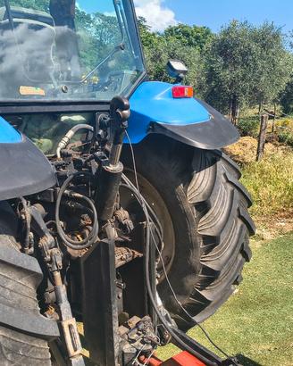 trattore  new Holland tm140