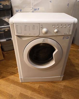 lavatrice Indesit 5kg Classe A