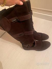 Stivali scamosciati marroni Geox con gancetti