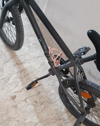 bici in buono stato nera