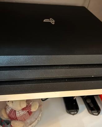 PS4 pro 1/2 Tb + 1 joystick