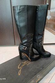 stivali abbigliamento