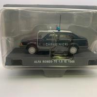Modellino auto alfa romeo 75 1988 carabinieri 1:43