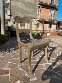 Sedia e tavolo indiani in metallo prezioso