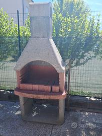 Barbecue in muratura da giardino