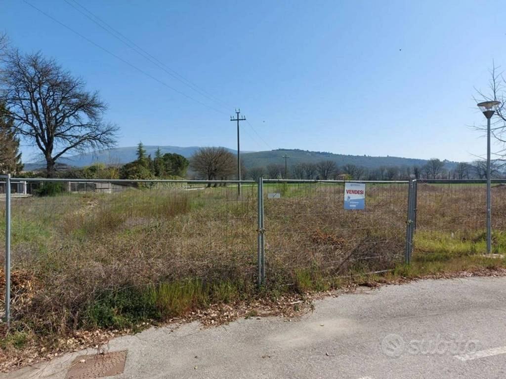 Immobile in asta di 4200 m² a Magione - Vista 2