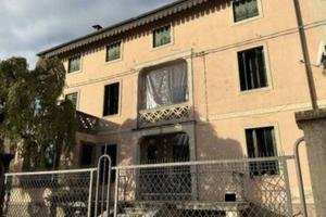 Immobile in asta di 504 m² con più di 5 locali e b
