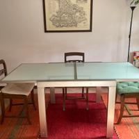 Tavolo allungabile in vetro e metallo