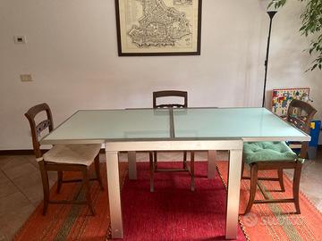 Tavolo allungabile in vetro e metallo