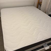 Letto matrimoniale con materasso
