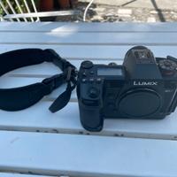 Lumix S1R