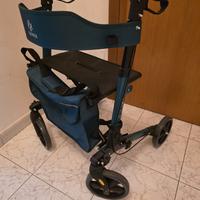 Deambulatore con seduta per anziani