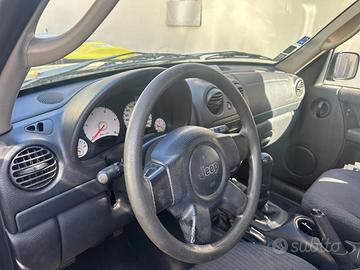 jeep Cherokee liberty kj 2002