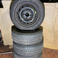 4 Gomme 175/65 R14 82 T + 4 cerchi