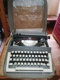 Macchina da scrivere remington deluxe