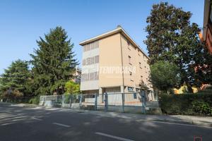 TRILOCALE CON BALCONE IN CALDERARA CENTRO