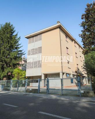TRILOCALE CON BALCONE IN CALDERARA CENTRO
