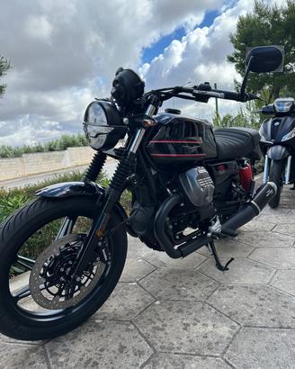 Moto Guzzi V7 Special edition in HFP MOTORS MONOPO