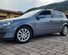 OPEL Astra H 3ª serie - 2006 1.9 CDTI