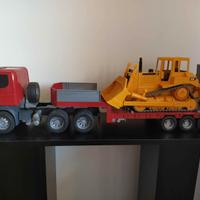 BRUDER camion Scania con rimorchio e bulldozer CAT