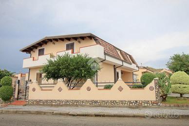 3 LOCALI A BOTRICELLO