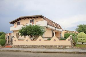 3 LOCALI A BOTRICELLO