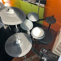 Batteria Yamaha DTX500 con accessori Tama + cuffie