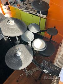 Batteria Yamaha DTX500 con accessori Tama + cuffie