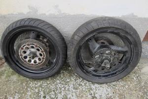 Suzuki RF 600 R - ruote e serbatoio