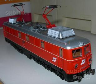Treni ROCO locomotiva OBB 1110.530 43518