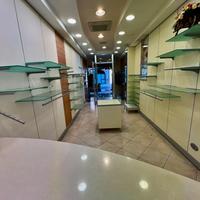Arredamento negozio abbigliamento