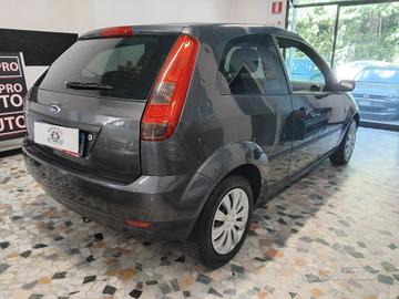 Ford Fiesta 1.2 16V 3p. Ambiente