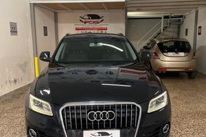 Audi Q5 2.0 TDI 150 CV clean diesel Business