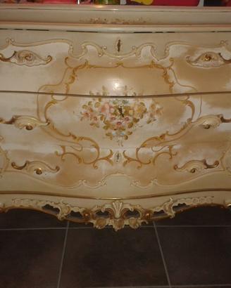 cassettiera stile barocco